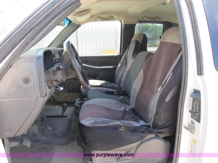 image for item Z9184 2006 Chevrolet Silverado 2500HD Ext. Cab pickup truck