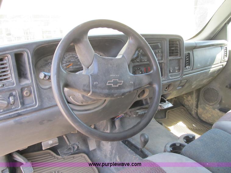 image for item Z9184 2006 Chevrolet Silverado 2500HD Ext. Cab pickup truck