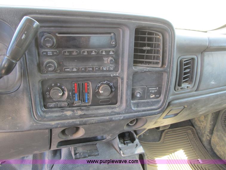 image for item Z9184 2006 Chevrolet Silverado 2500HD Ext. Cab pickup truck