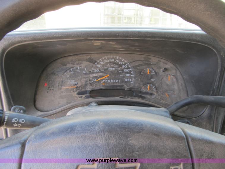 image for item Z9184 2006 Chevrolet Silverado 2500HD Ext. Cab pickup truck