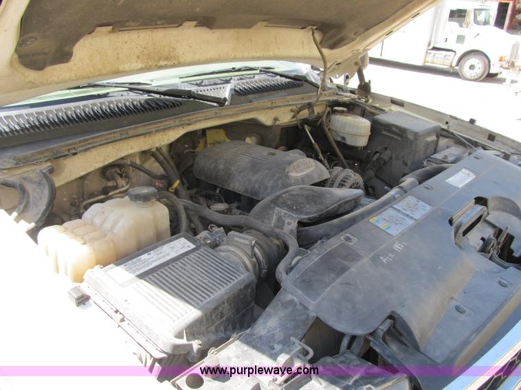 image for item Z9184 2006 Chevrolet Silverado 2500HD Ext. Cab pickup truck