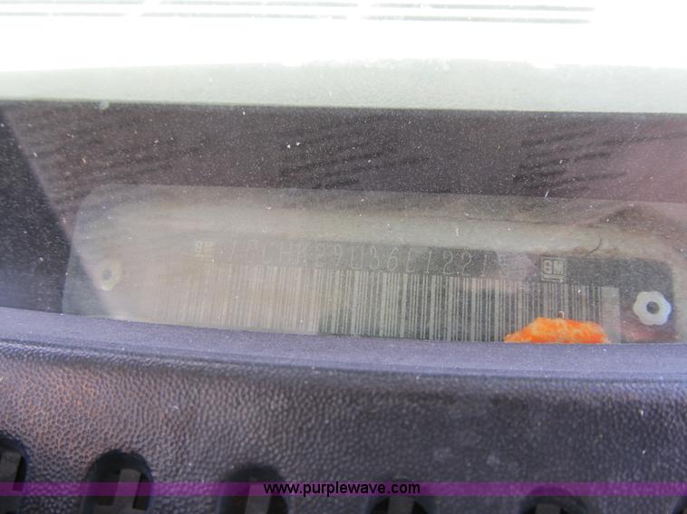 image for item Z9184 2006 Chevrolet Silverado 2500HD Ext. Cab pickup truck