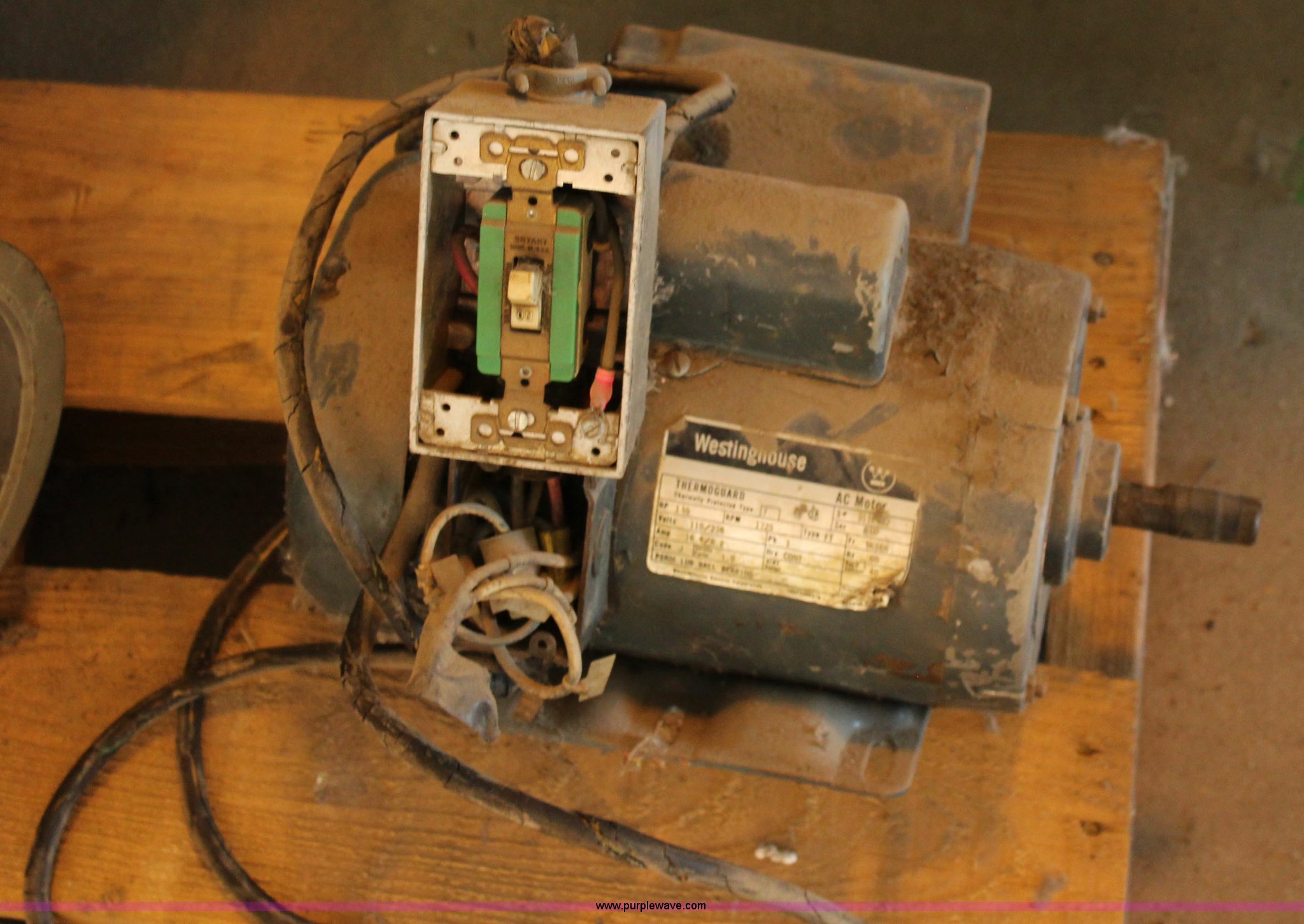 (3) electric motors in Topeka, KS Item BA9087 sold Purple Wave