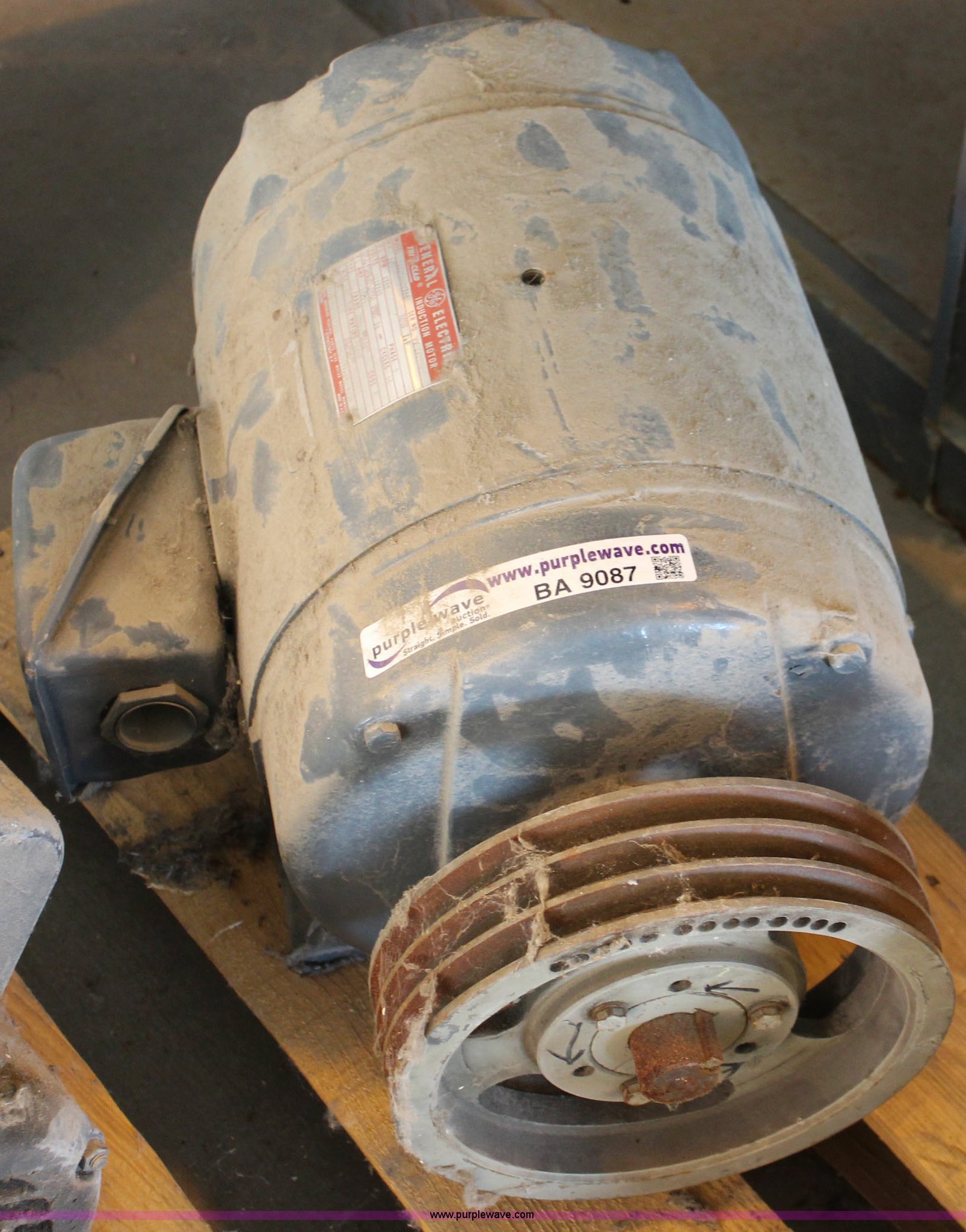 (3) electric motors in Topeka, KS Item BA9087 sold Purple Wave