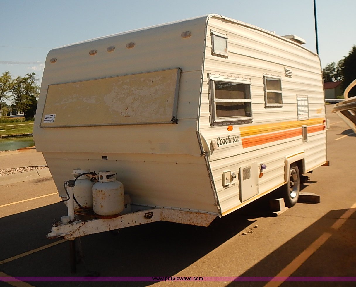 1977 Coachman Cadet camper in Manhattan, KS | Item J3152 sold | Purple Wave