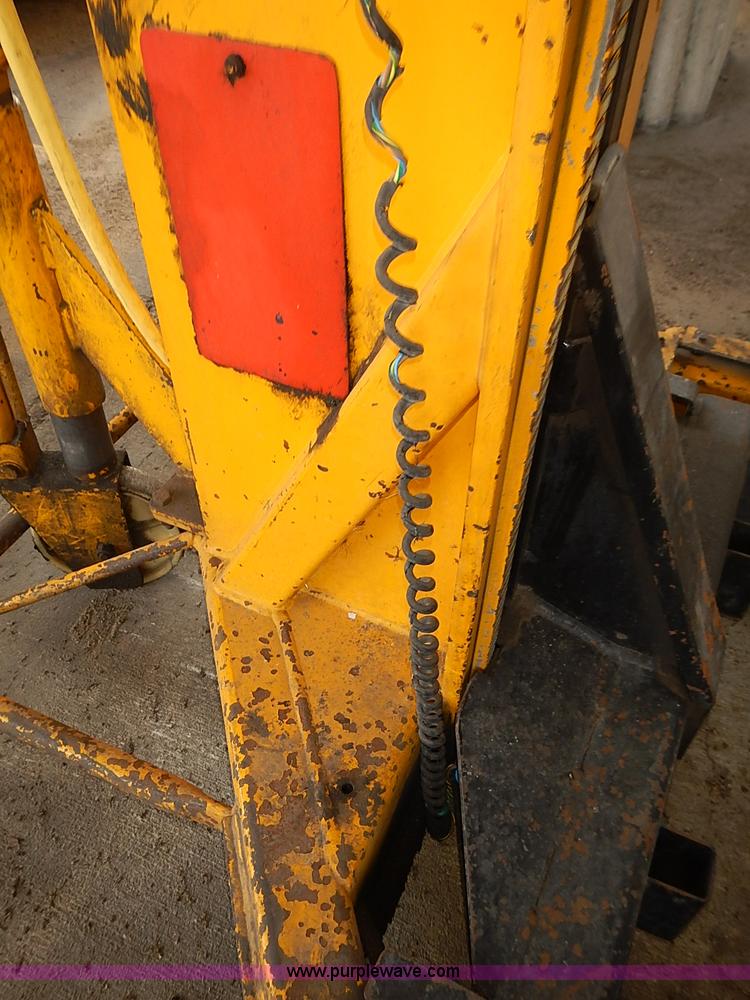 image for item AS9006 1983 Sefac four post wheel lift system