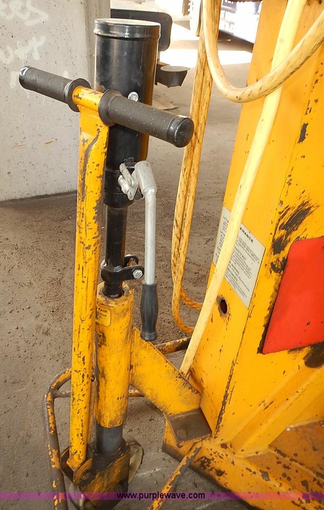 image for item AS9006 1983 Sefac four post wheel lift system