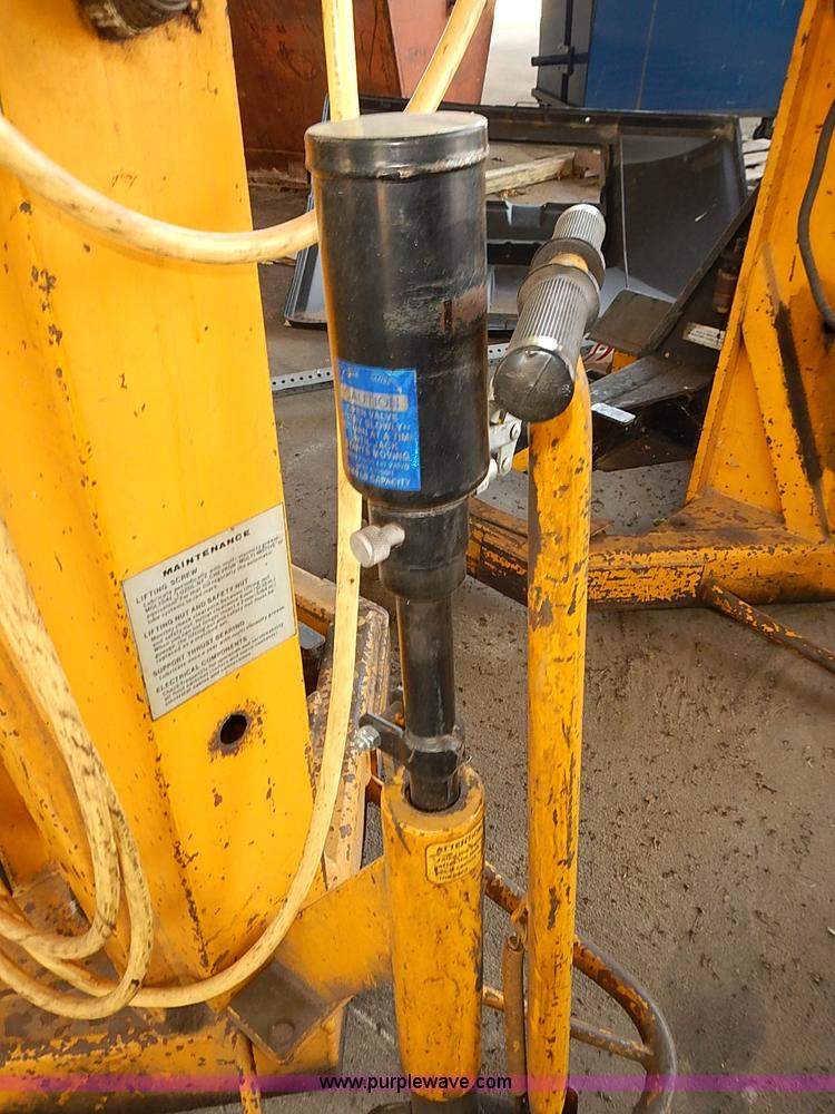 image for item AS9006 1983 Sefac four post wheel lift system