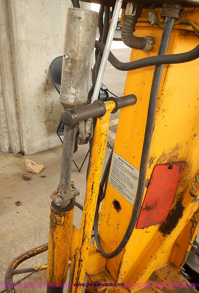 image for item AS9006 1983 Sefac four post wheel lift system