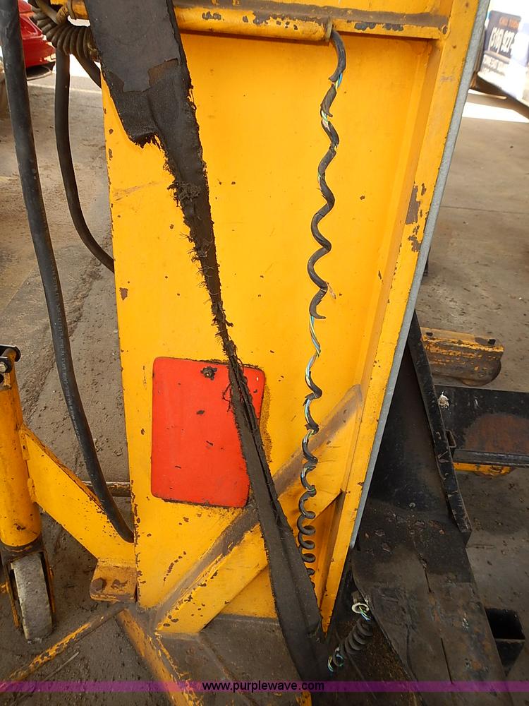 image for item AS9006 1983 Sefac four post wheel lift system