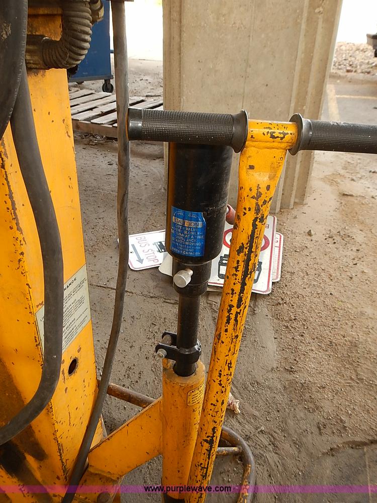 image for item AS9006 1983 Sefac four post wheel lift system