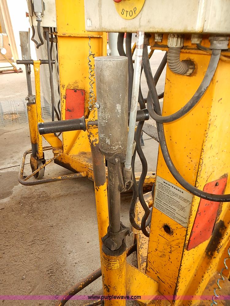 image for item AS9006 1983 Sefac four post wheel lift system
