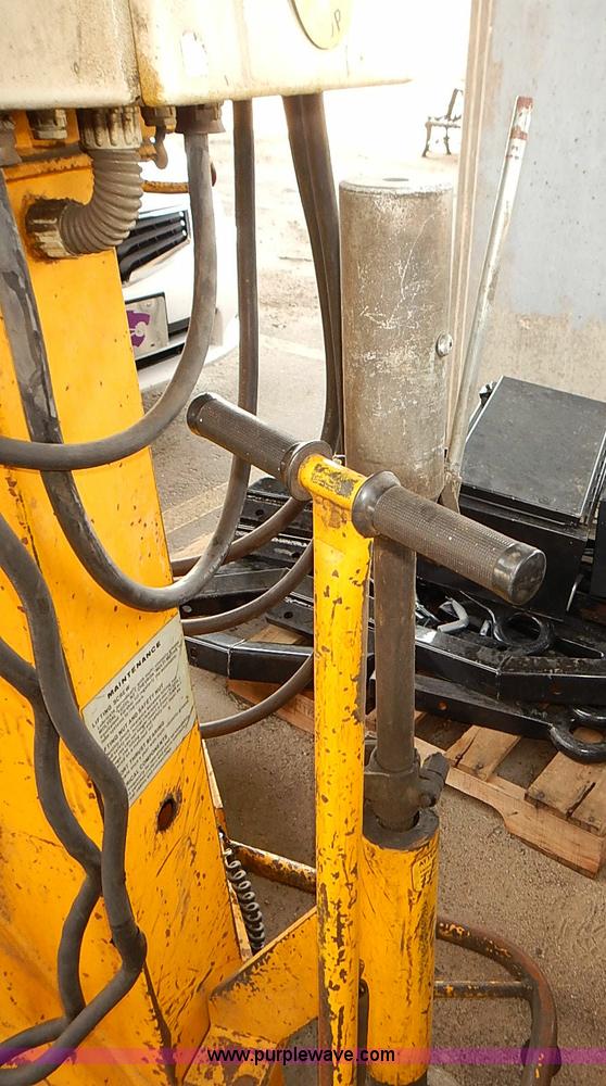 image for item AS9006 1983 Sefac four post wheel lift system