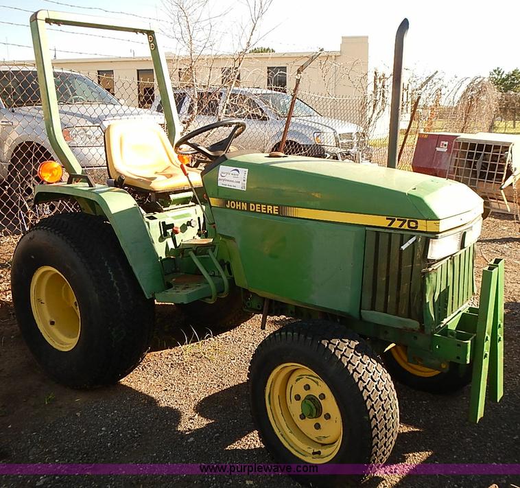image for item E7751 1995 John Deere 770 tractor