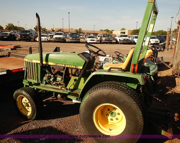 image for item E7751 1995 John Deere 770 tractor