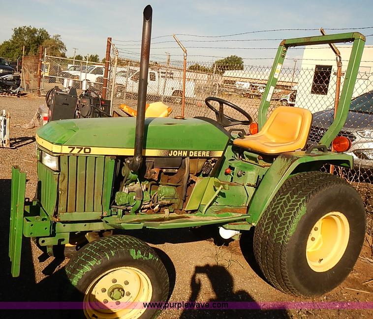 image for item E7751 1995 John Deere 770 tractor
