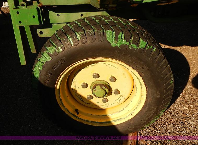 image for item E7751 1995 John Deere 770 tractor