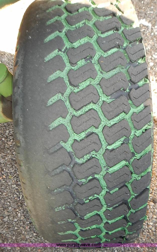 image for item E7751 1995 John Deere 770 tractor