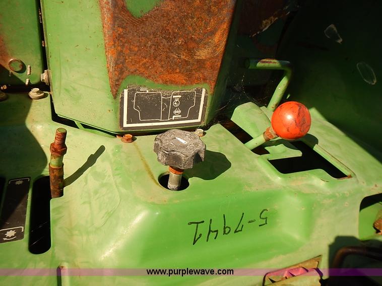 image for item E7751 1995 John Deere 770 tractor