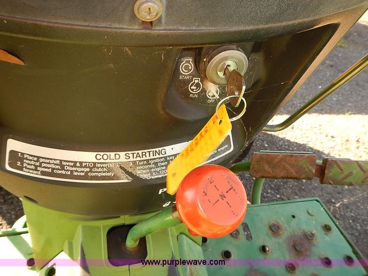 image for item E7751 1995 John Deere 770 tractor