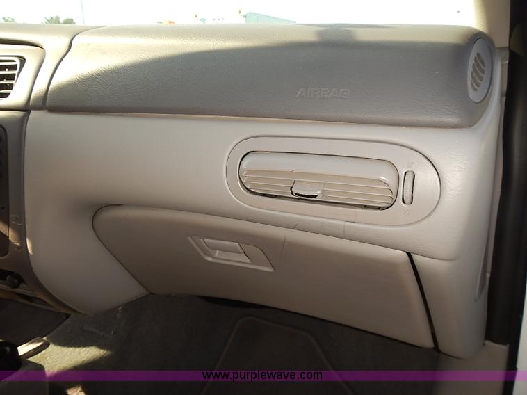 image for item E7757 2006 Ford Taurus SE