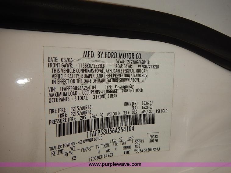 image for item E7757 2006 Ford Taurus SE