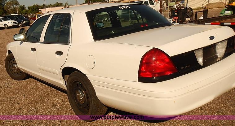 image for item E7758 2006 Ford Crown Victoria Police Interceptor