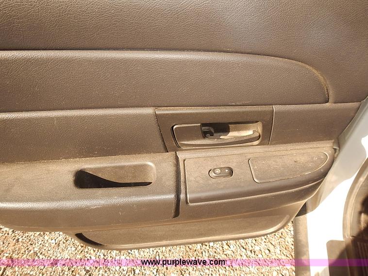 image for item E7758 2006 Ford Crown Victoria Police Interceptor