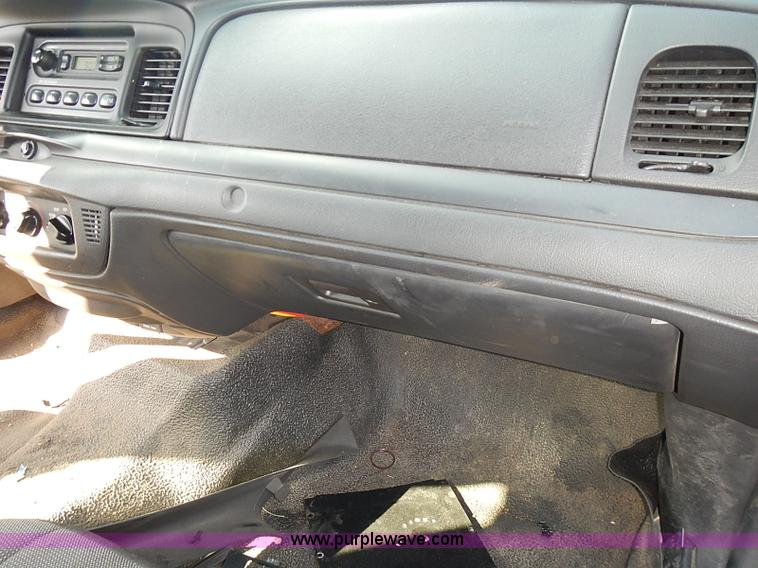 image for item E7758 2006 Ford Crown Victoria Police Interceptor