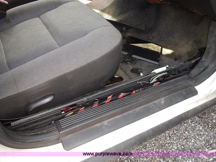 image for item E7758 2006 Ford Crown Victoria Police Interceptor