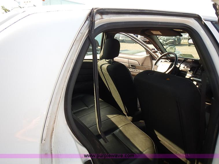 image for item E7758 2006 Ford Crown Victoria Police Interceptor