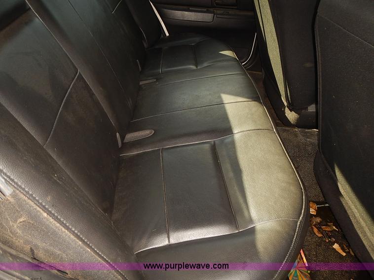 image for item E7758 2006 Ford Crown Victoria Police Interceptor