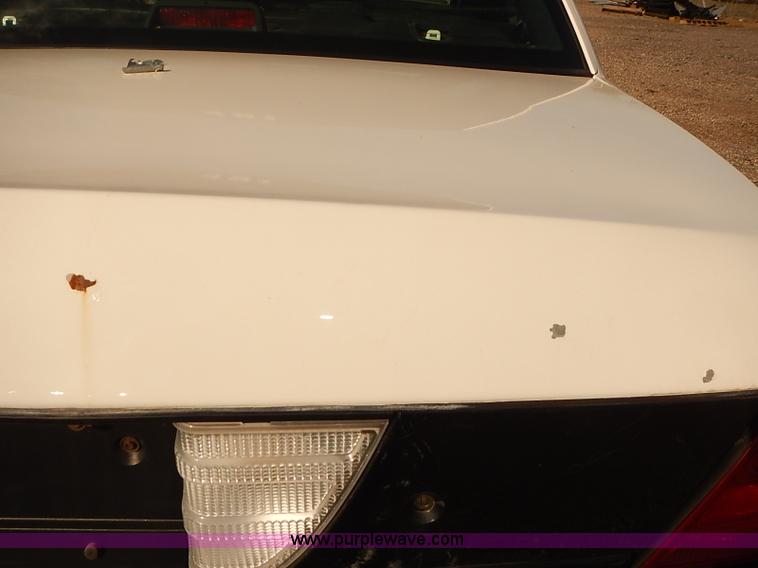 image for item E7758 2006 Ford Crown Victoria Police Interceptor