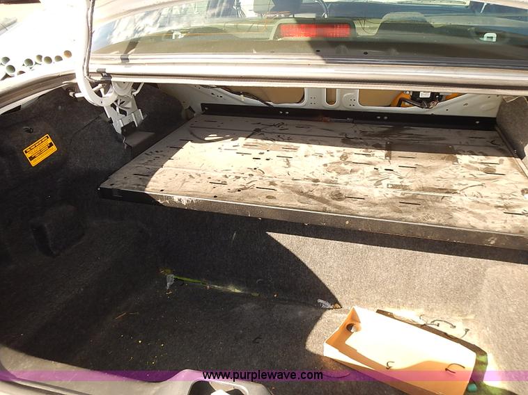 image for item E7758 2006 Ford Crown Victoria Police Interceptor