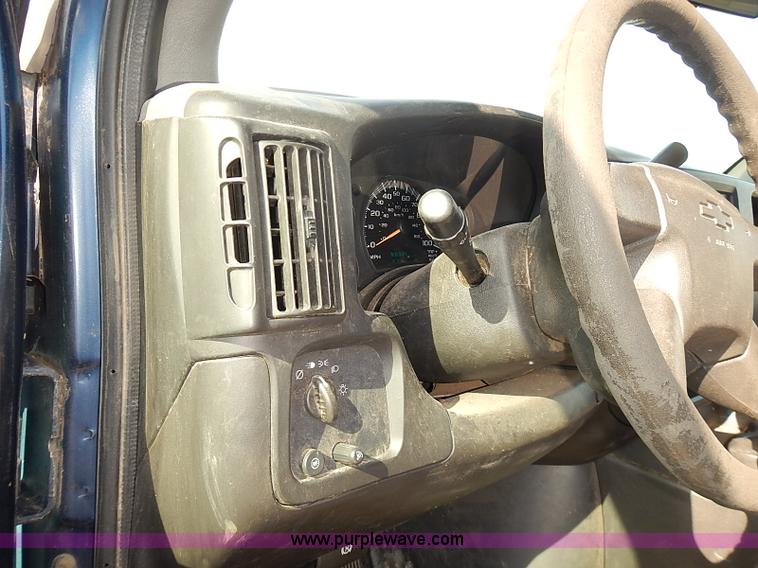 image for item E7760 2003 Chevrolet Express 2500 Cargo van