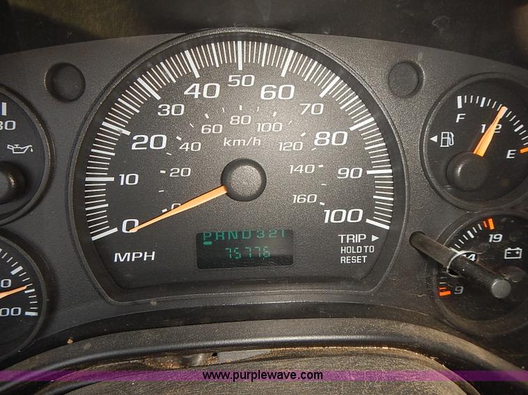 image for item E7760 2003 Chevrolet Express 2500 Cargo van