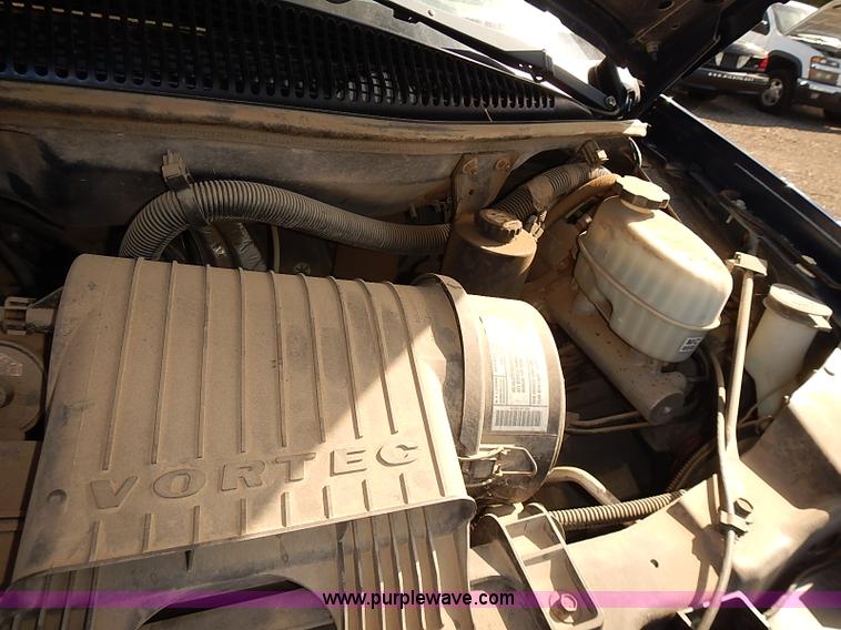 image for item E7760 2003 Chevrolet Express 2500 Cargo van