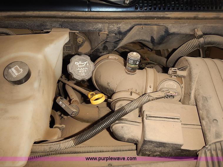 image for item E7760 2003 Chevrolet Express 2500 Cargo van