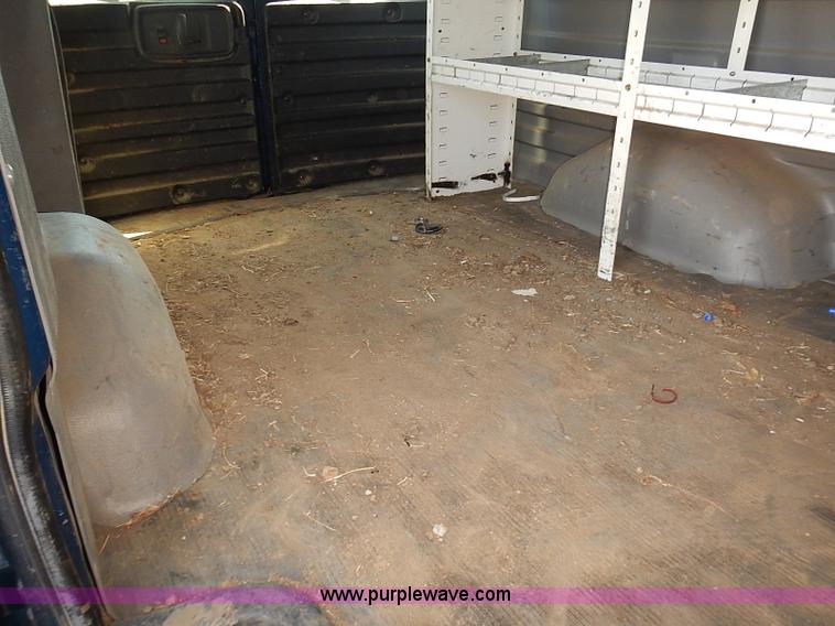 image for item E7760 2003 Chevrolet Express 2500 Cargo van