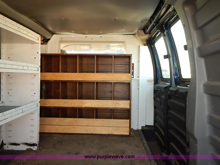 image for item E7760 2003 Chevrolet Express 2500 Cargo van