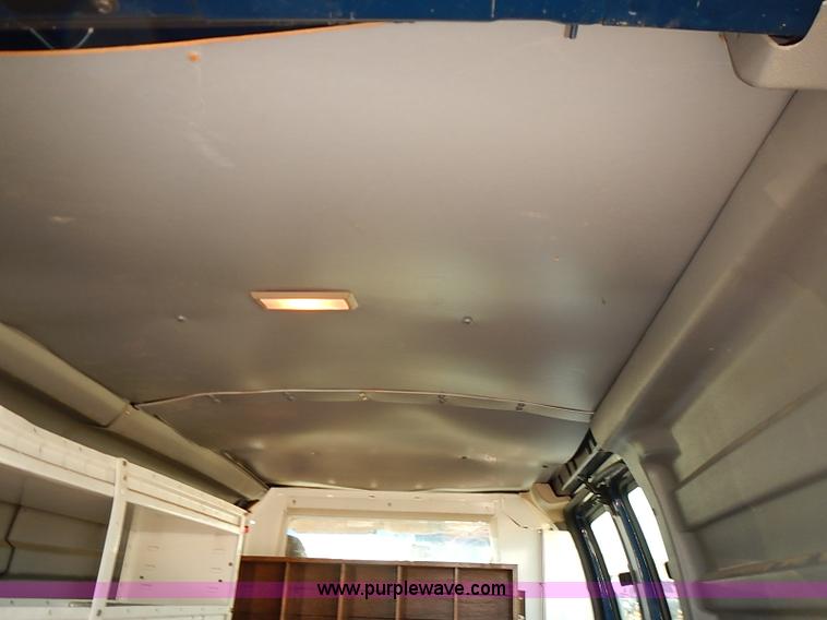 image for item E7760 2003 Chevrolet Express 2500 Cargo van