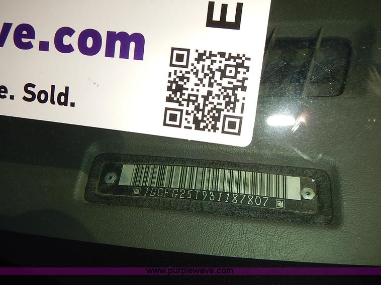 image for item E7760 2003 Chevrolet Express 2500 Cargo van