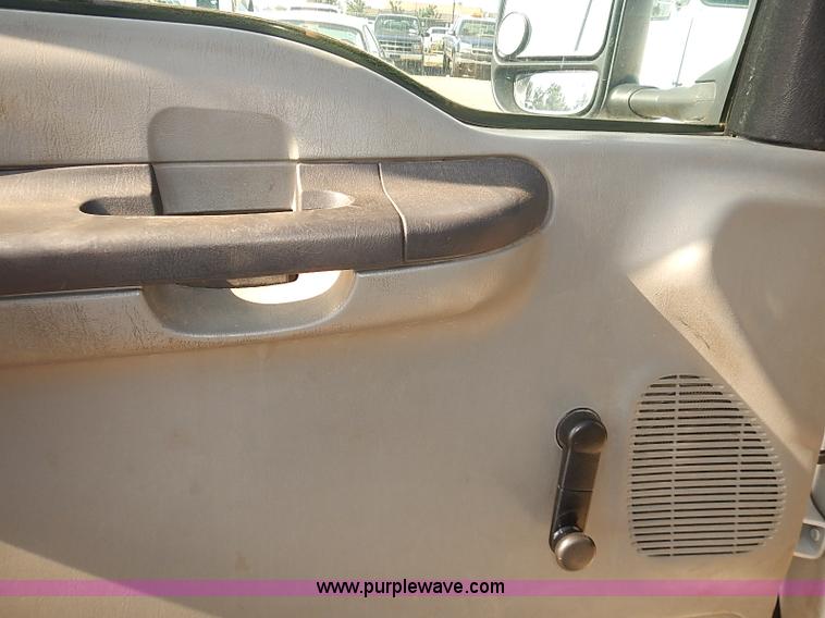 image for item E7761 2006 Ford F250 Super Duty XL SuperCab utility truck