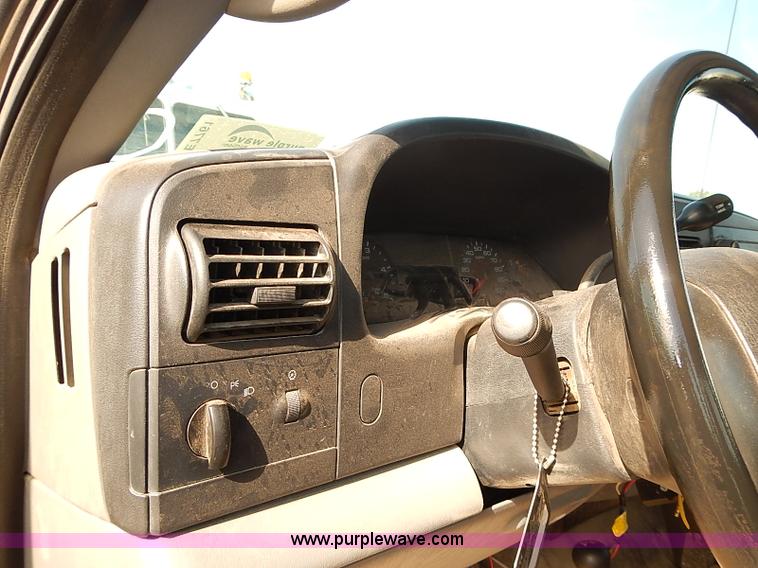 image for item E7761 2006 Ford F250 Super Duty XL SuperCab utility truck