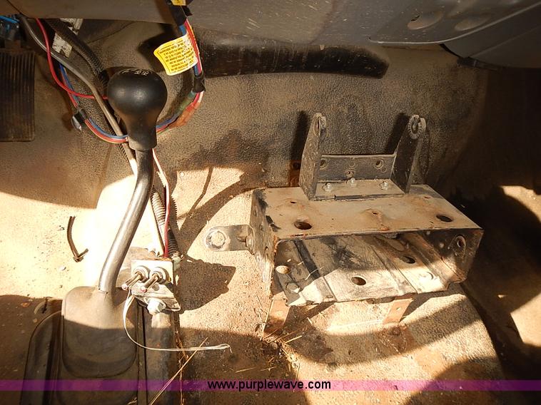 image for item E7761 2006 Ford F250 Super Duty XL SuperCab utility truck