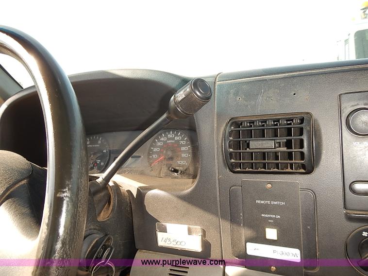 image for item E7761 2006 Ford F250 Super Duty XL SuperCab utility truck