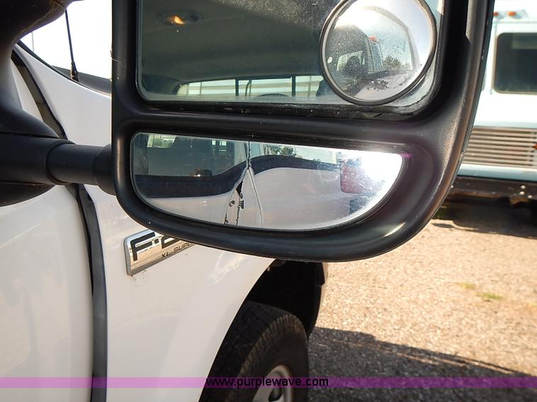 image for item E7761 2006 Ford F250 Super Duty XL SuperCab utility truck