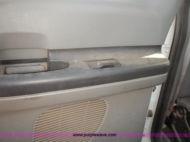 image for item E7761 2006 Ford F250 Super Duty XL SuperCab utility truck