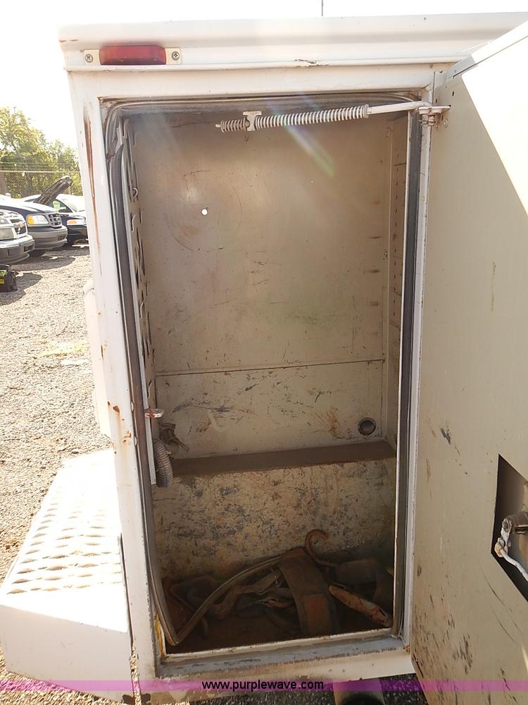 image for item E7761 2006 Ford F250 Super Duty XL SuperCab utility truck