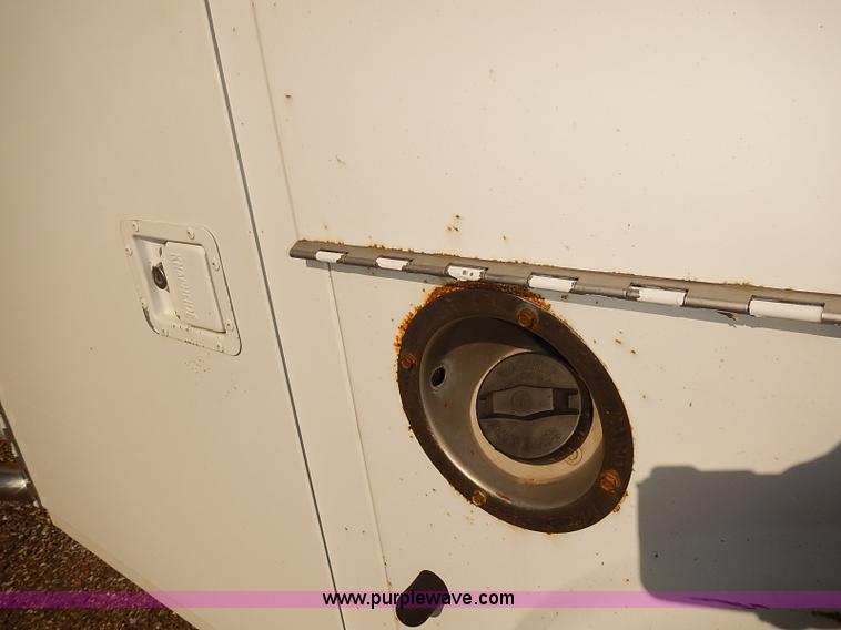 image for item E7761 2006 Ford F250 Super Duty XL SuperCab utility truck